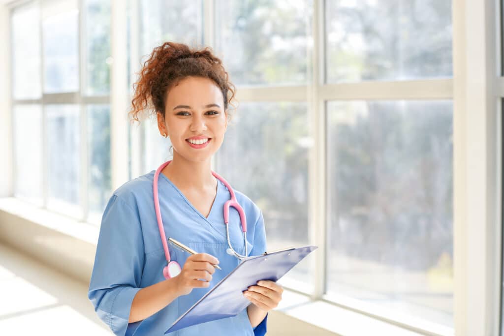 3 Trends Traveling Nurses Should Look for Other Than Salary in 2023